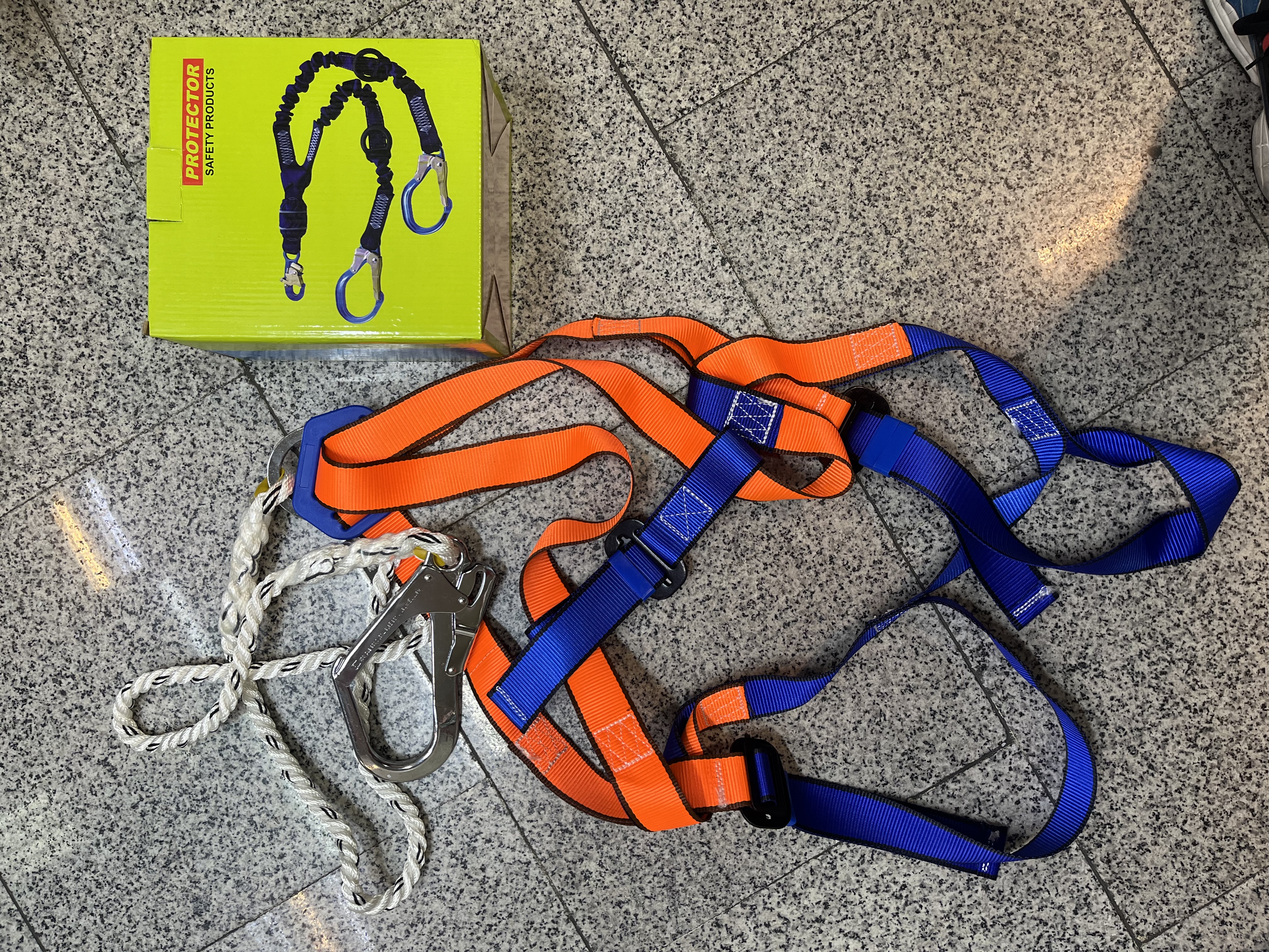 کمربندایمنی قلاب بزرگ p3000